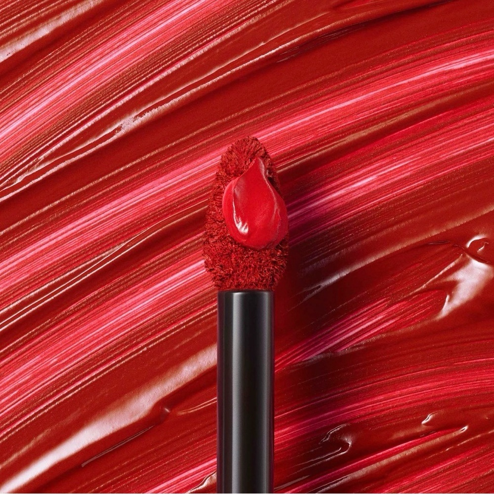 Stila Bold Red Liquid Lip Stick- Beso - Picture 3 of 5